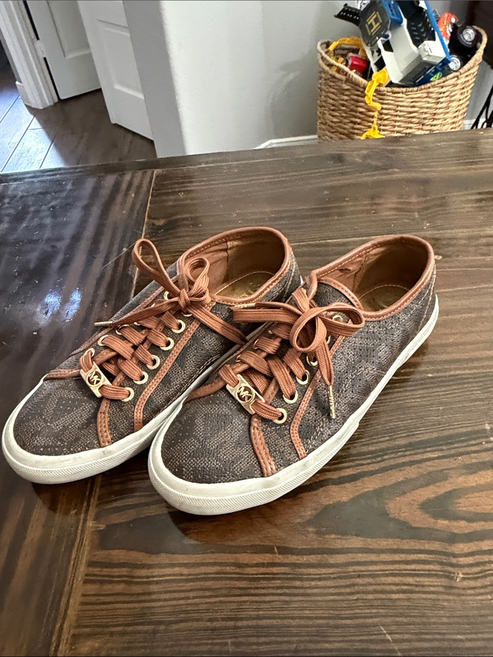 Michael Kors Brown Logo-Pattern Low-Top Sneakers with Tan Trim - Picture 3 of 4